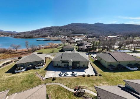 1649D Lakeview Drive Young Harris GA 30582