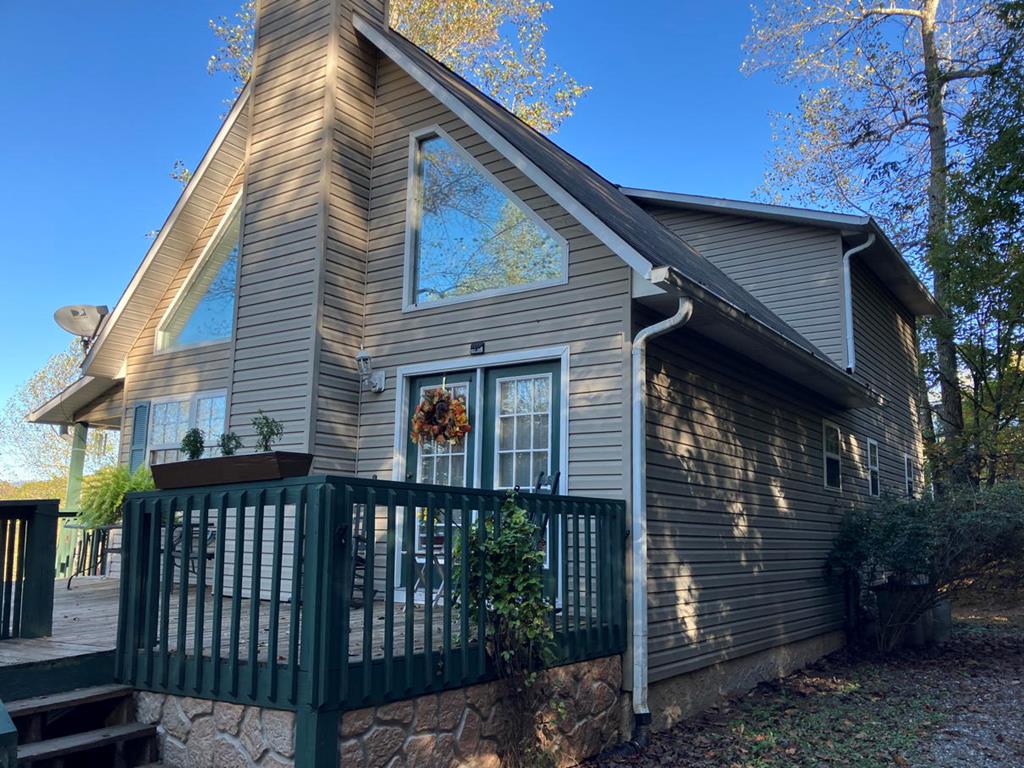 121 White Oak Drive Warne NC 28909
