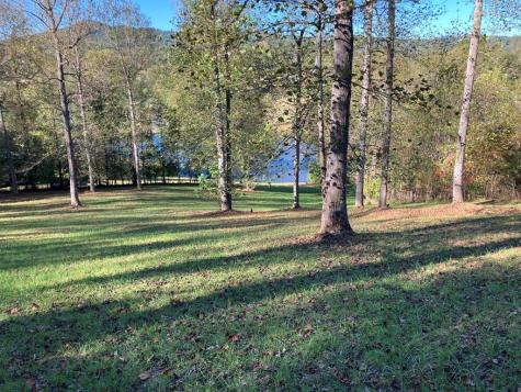121 White Oak Drive Warne NC 28909