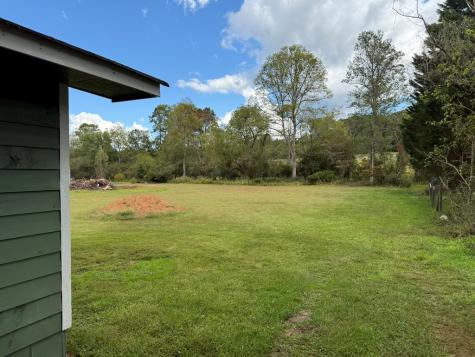 233 Messer Road Warne NC 28909