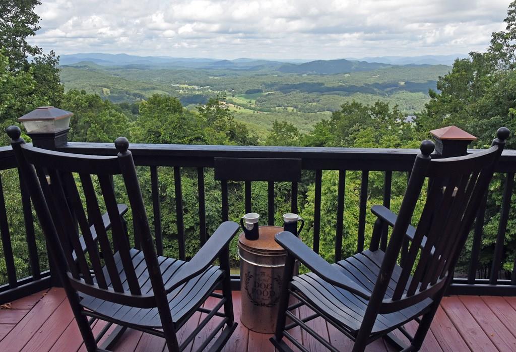 31 Grant Drive Brasstown NC 28902