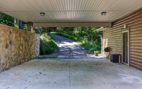 76 Hollyanne Pond Hayesville NC 28904