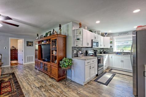 60 Tarrent Street Andrews NC 28901