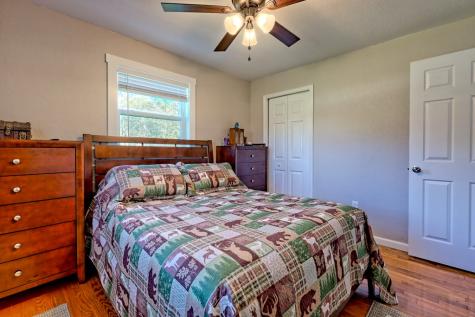 60 Tarrent Street Andrews NC 28901