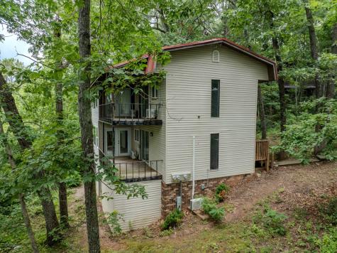 128 Manor Drive Hayesville NC 28904