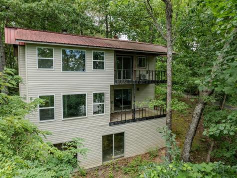 128 Manor Drive Hayesville NC 28904