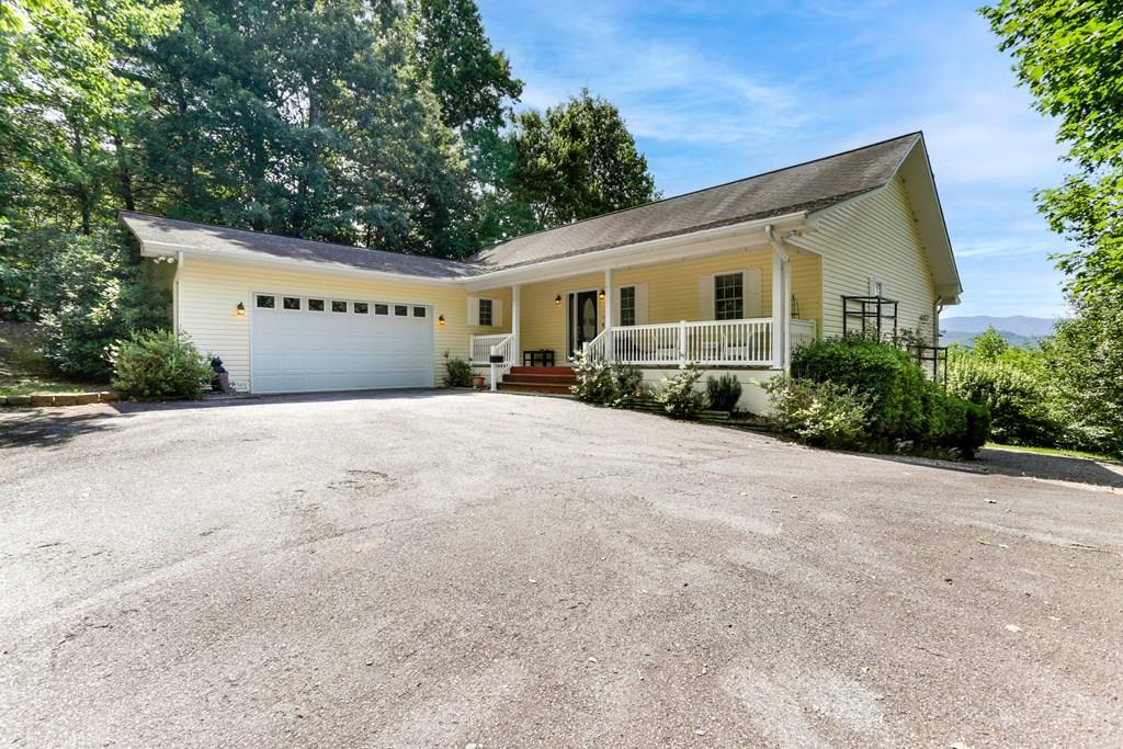 847 Scarletts Way Young Harris GA 30582