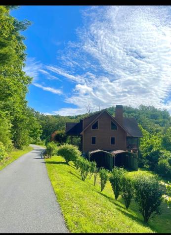 156 Trillium Heights Trace Brasstown NC 28902