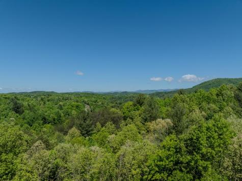 156 Trillium Heights Trace Brasstown NC 28902