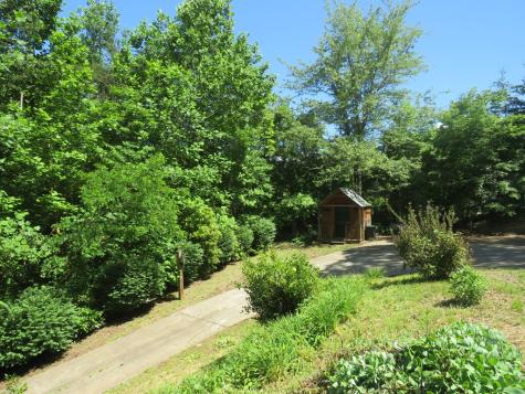 905 Johnson Road Hiawassee GA 30546