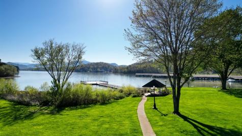 1688 Lakeview Drive Young Harris GA 30582