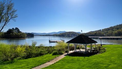 1688 Lakeview Drive Young Harris GA 30582