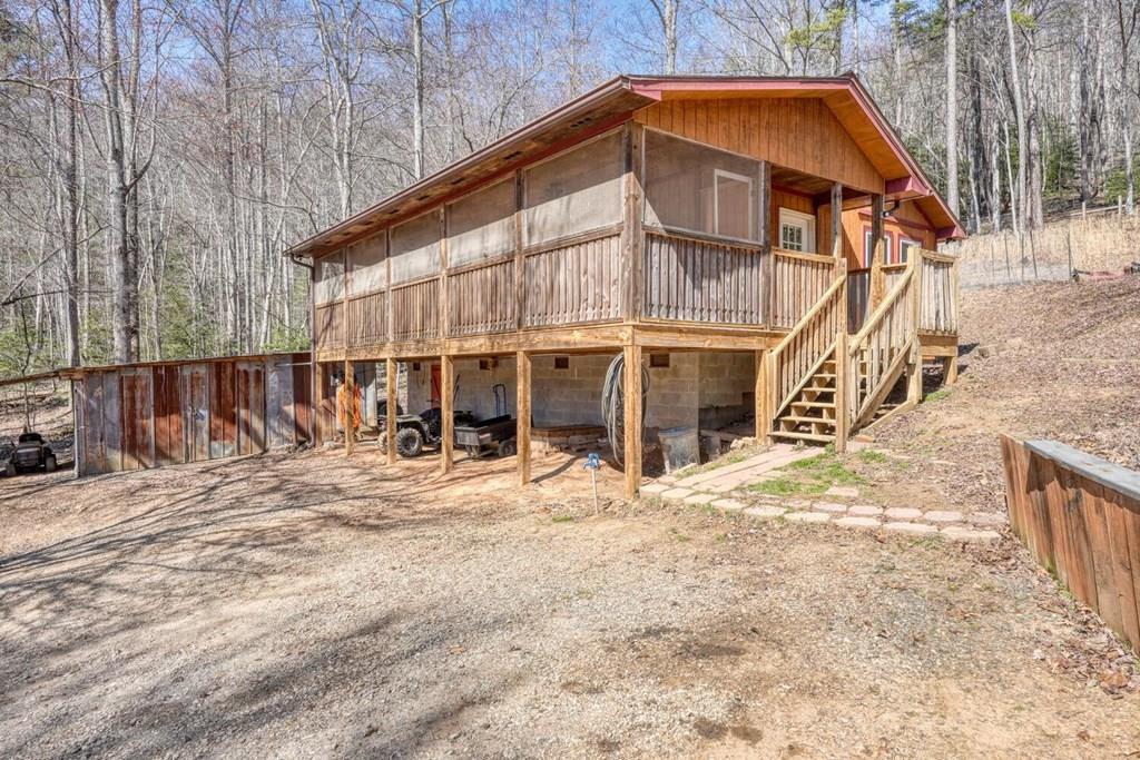 1689 Greasy Creek Road Brasstown NC 28902