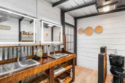 106 Settawig Road Brasstown NC 28902