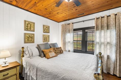 106 Settawig Road Brasstown NC 28902