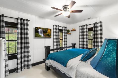 106 Settawig Road Brasstown NC 28902