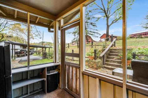 106 Settawig Road Brasstown NC 28902