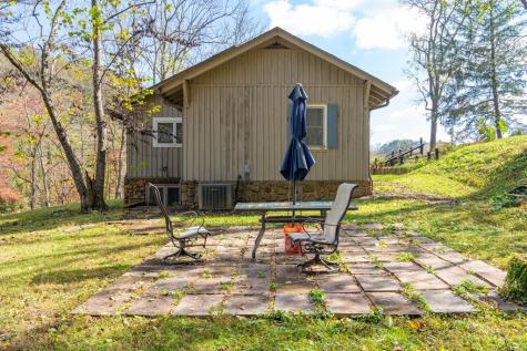 106 Settawig Road Brasstown NC 28902