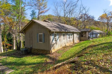 106 Settawig Road Brasstown NC 28902