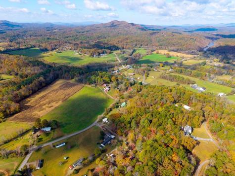 106 Settawig Road Brasstown NC 28902