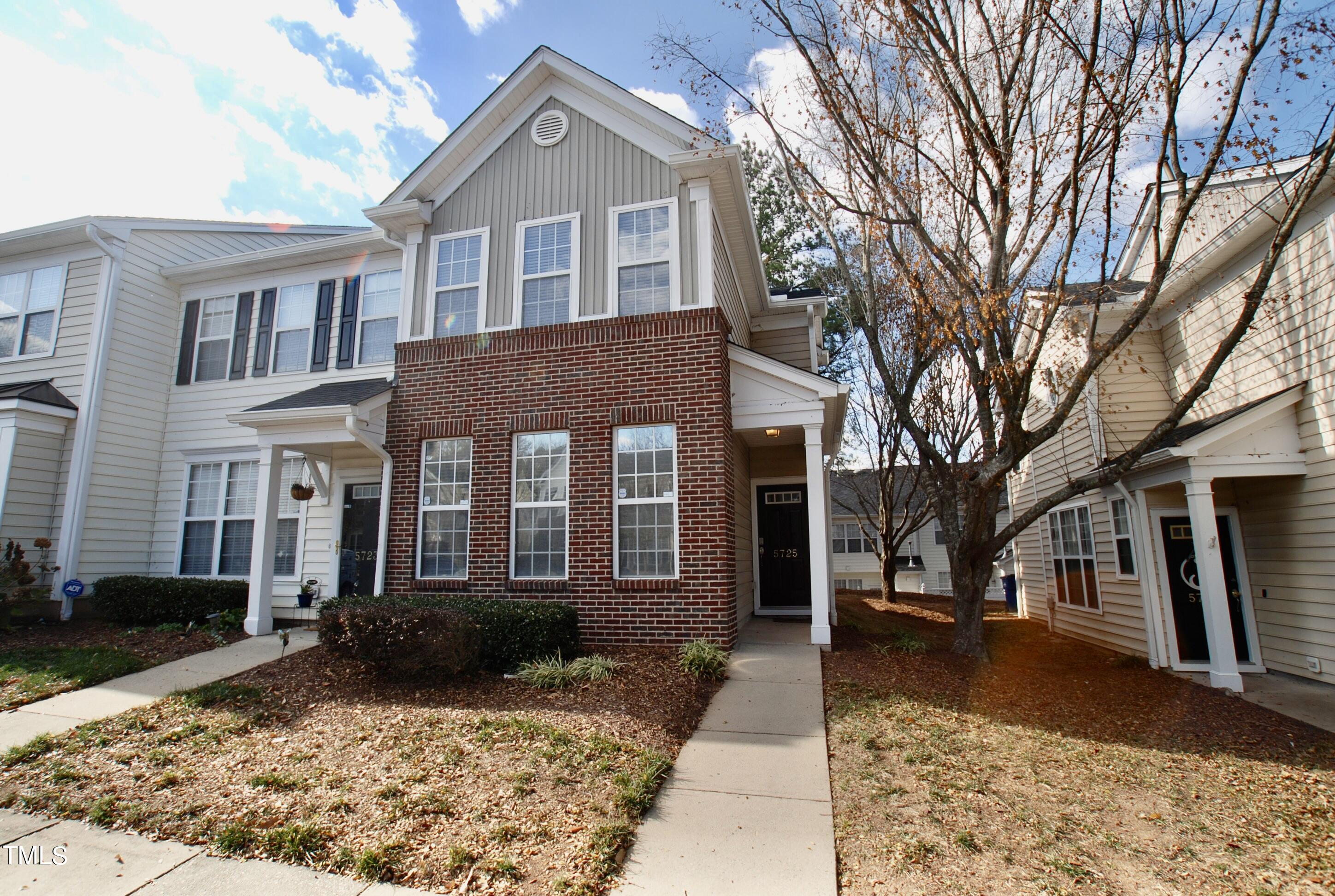 5725 Corbon Crest Lane Raleigh NC 27612