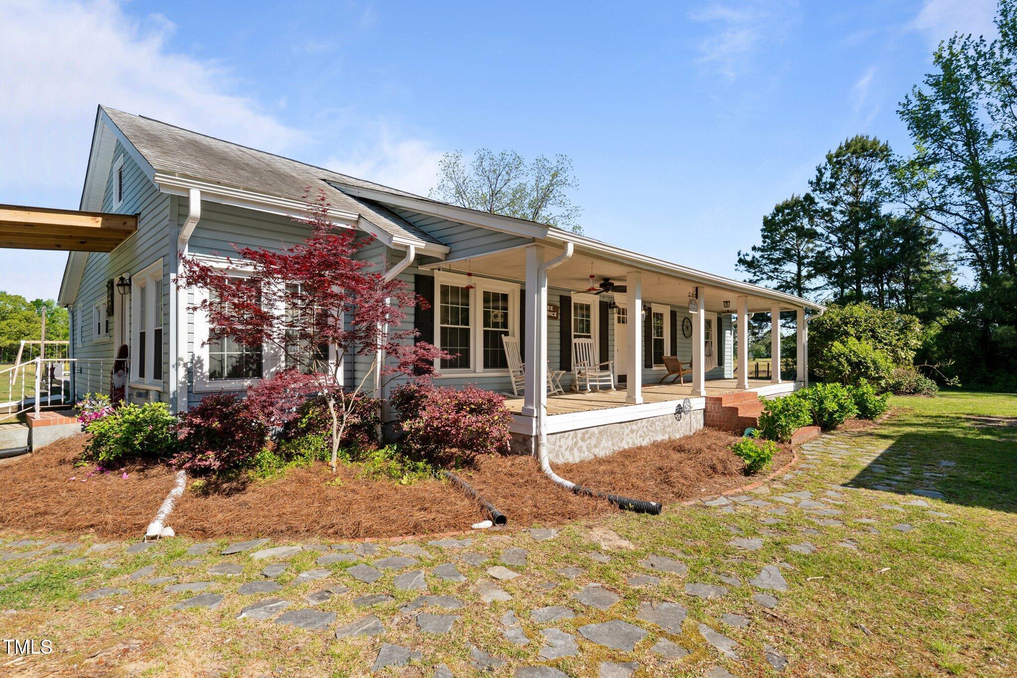 8211 Julian Road Dunn NC 28334