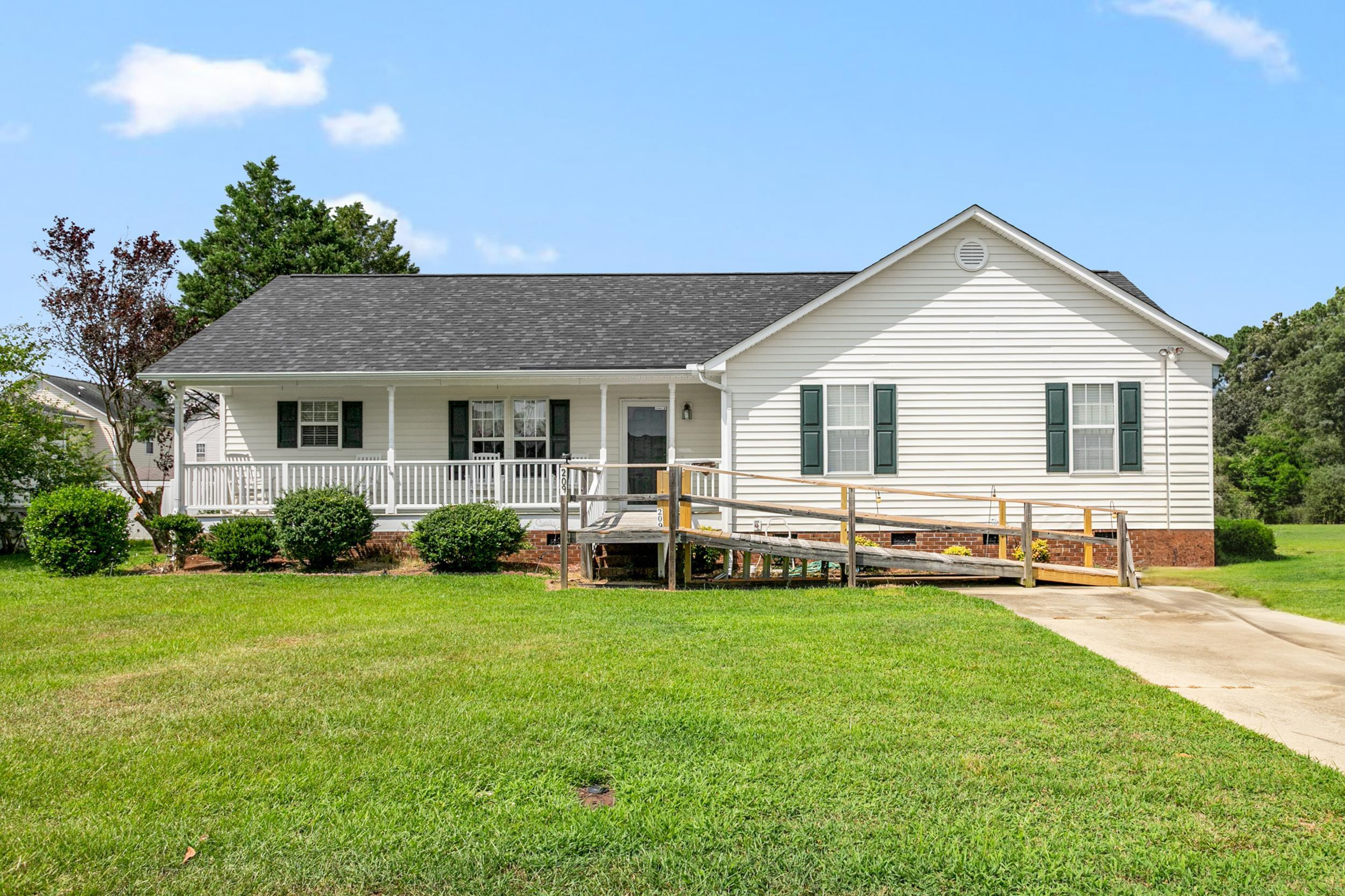 209 Bentwood Lane Clayton NC 27520