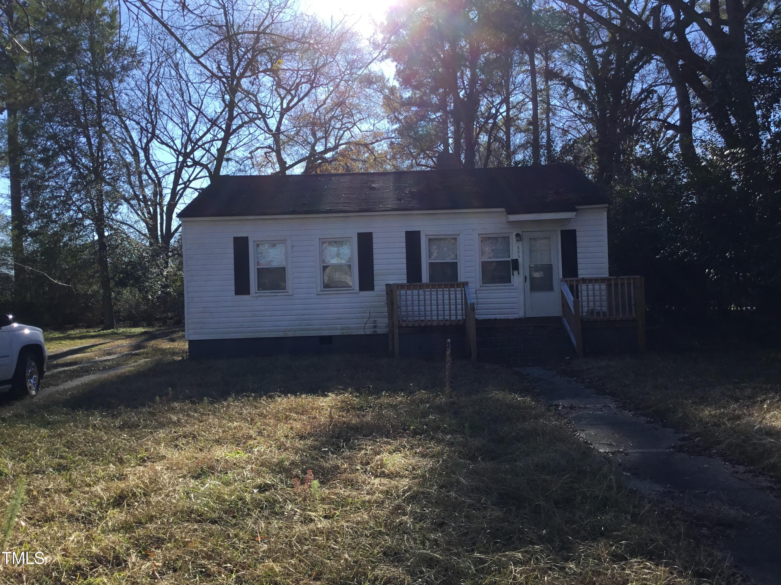 505 W Elizabeth Street Selma NC 27576