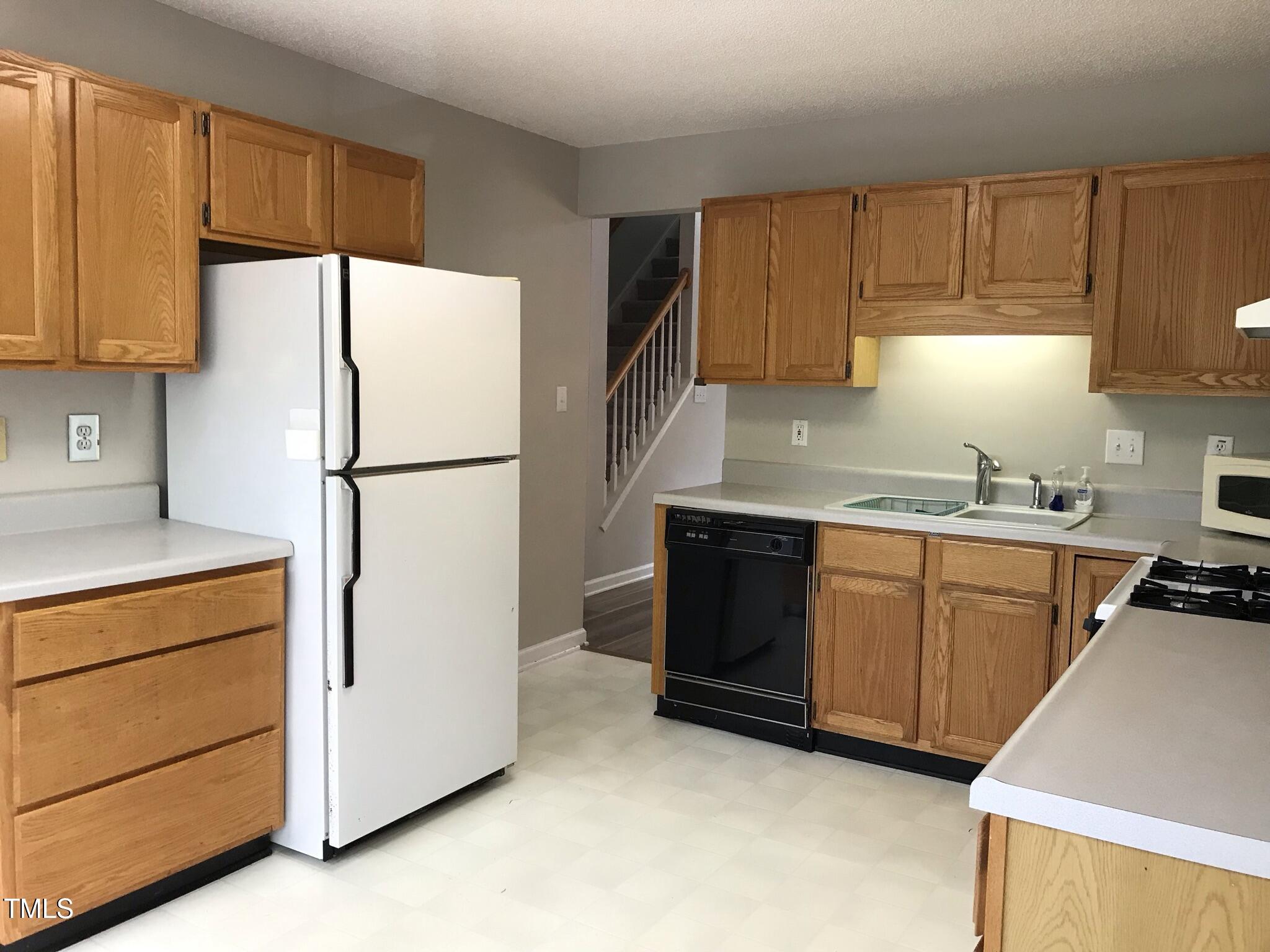 303 Street Thomas Drive Chapel Hill NC 27517