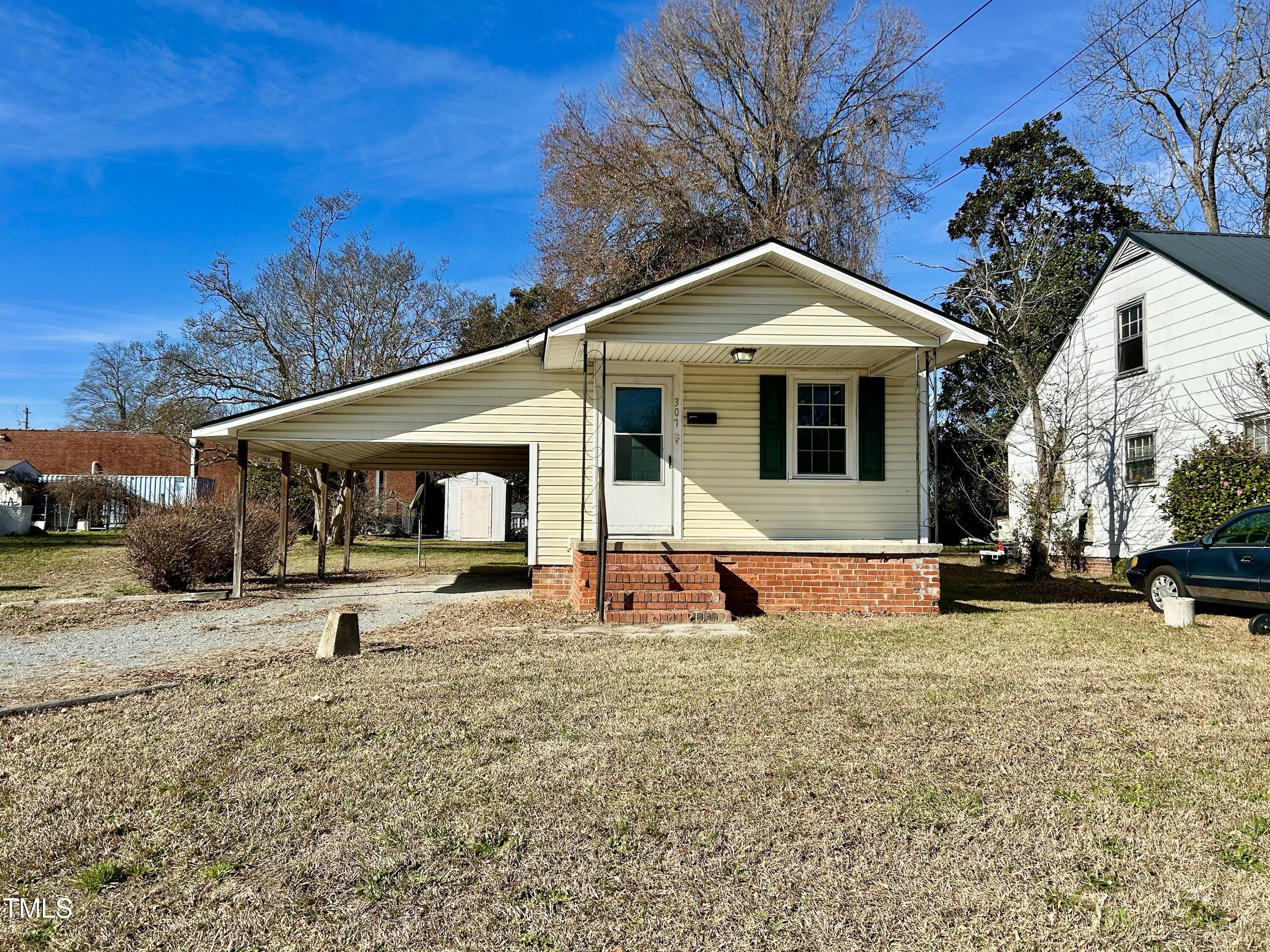 307 N Clinton Avenue Dunn NC 28334