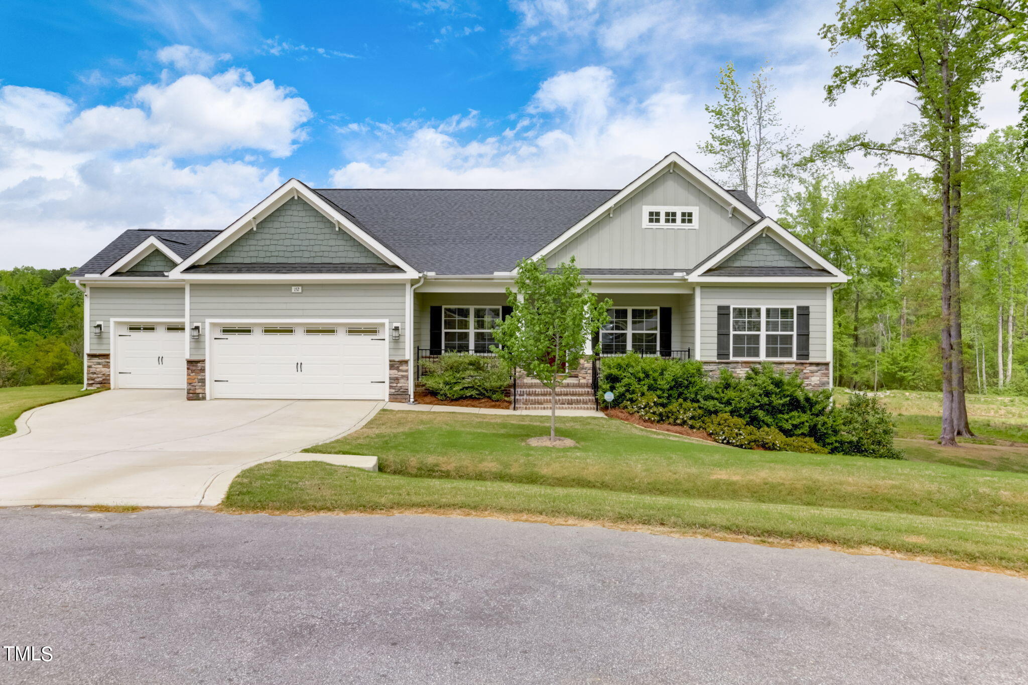 152 W Houndstoothe Court Clayton NC 27520