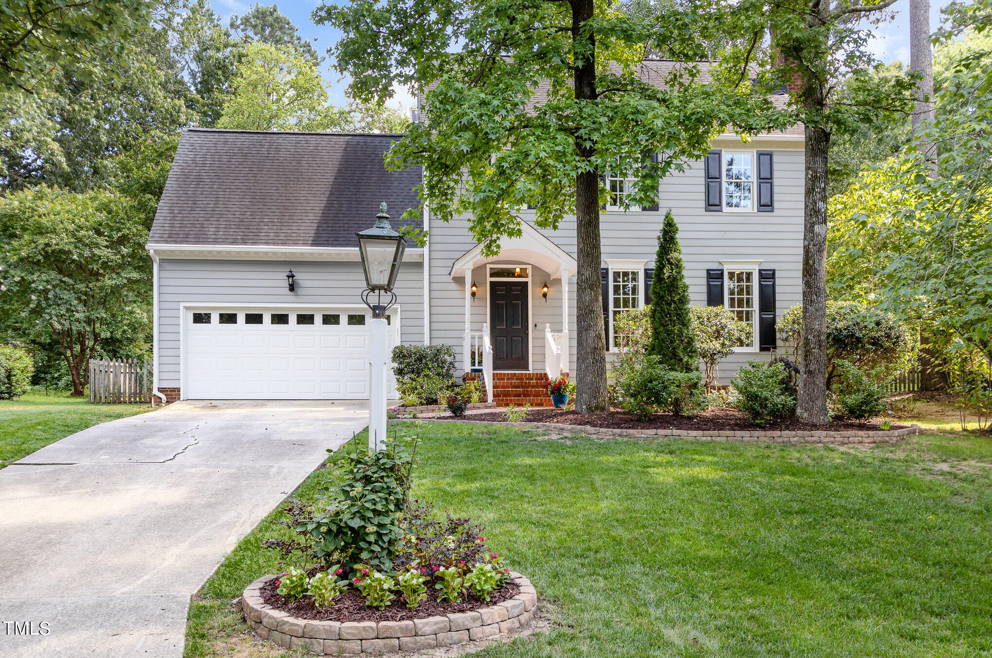 1910 Bearkling Place Chapel Hill NC 27517