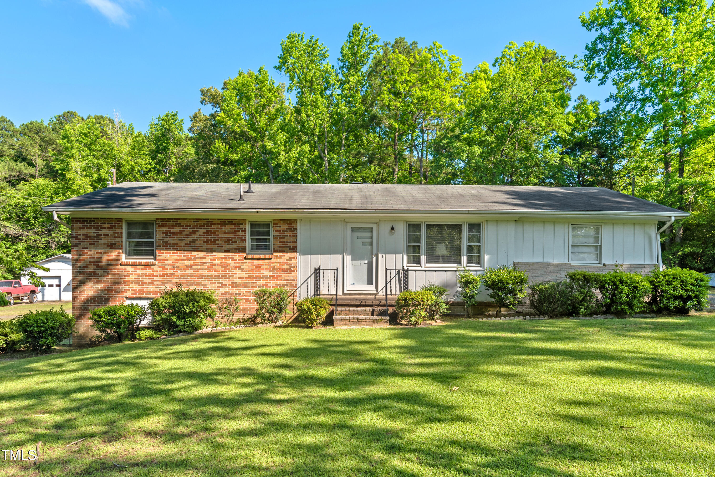 1593 E Washington Avenue Creedmoor NC 27522