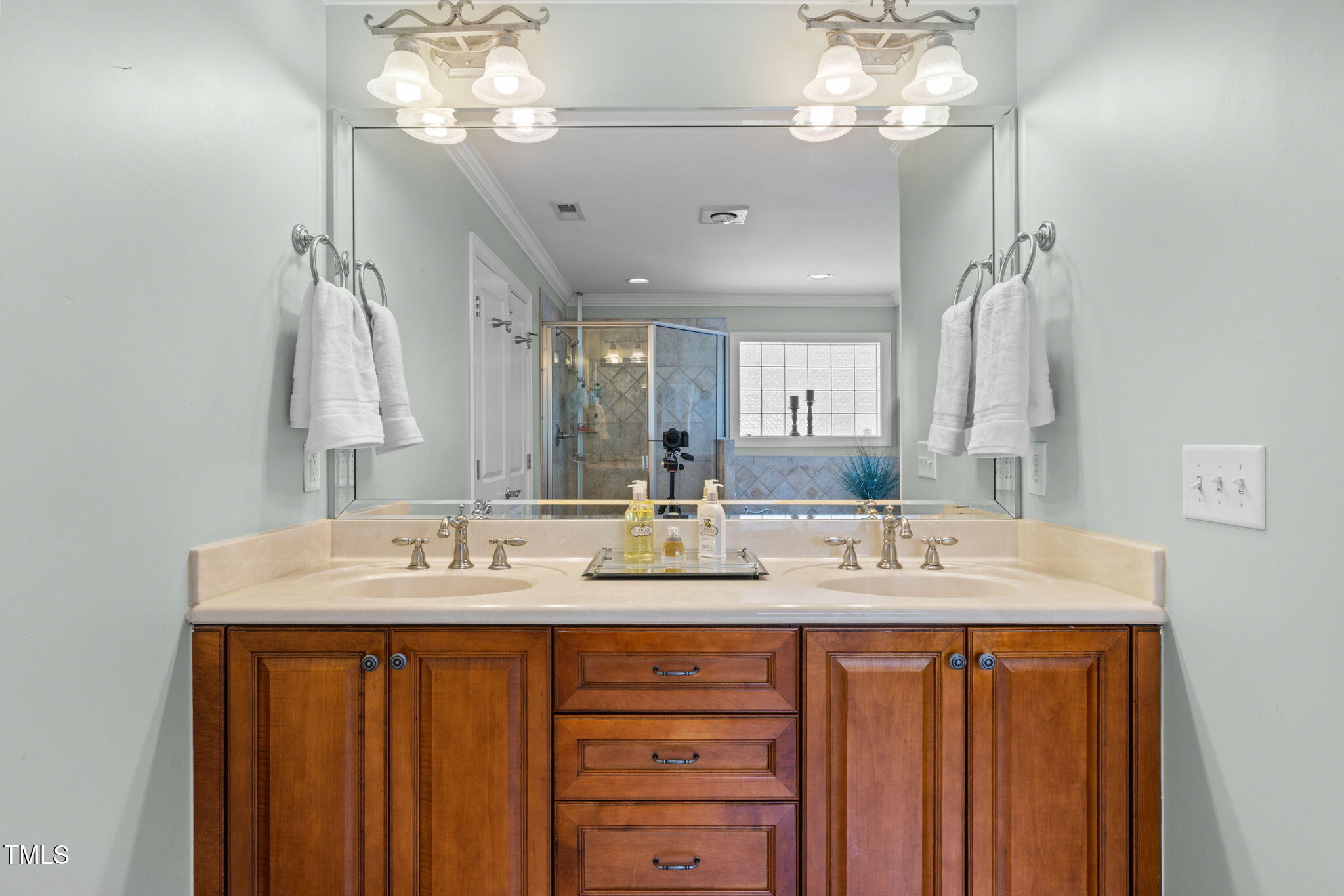 341 Oxfordshire Lane Chapel Hill NC 27517