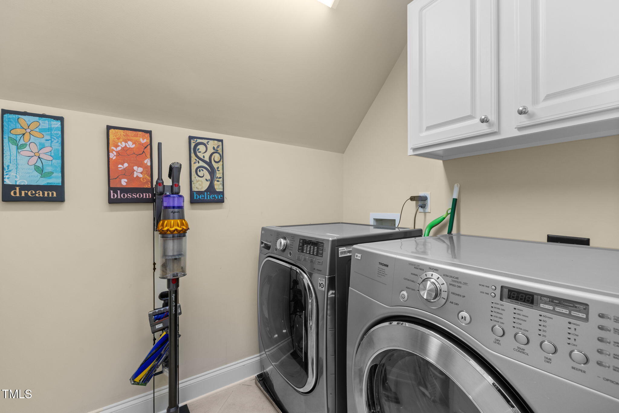 341 Oxfordshire Lane Chapel Hill NC 27517