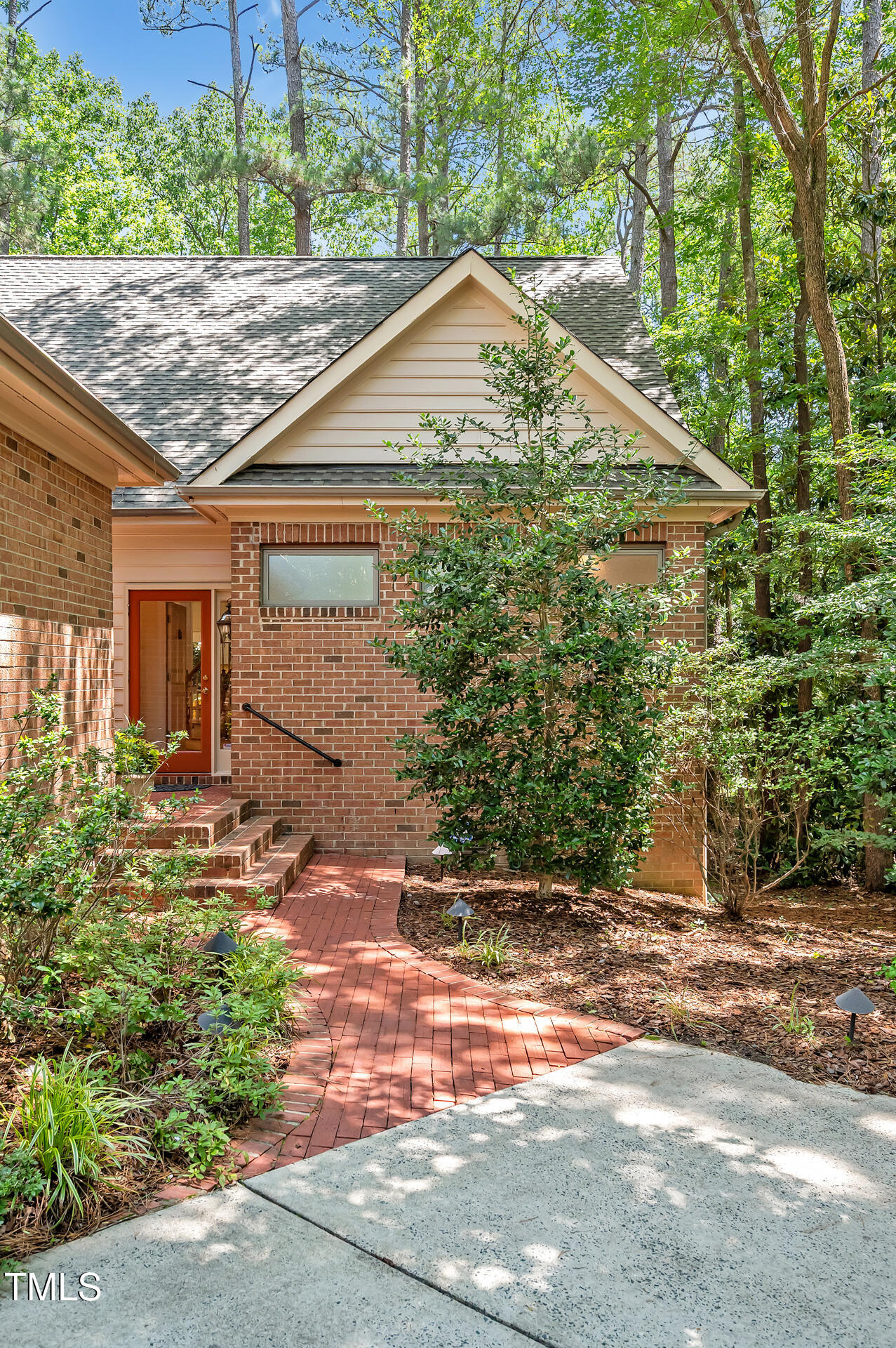 81106 Alexander Chapel Hill NC 27517