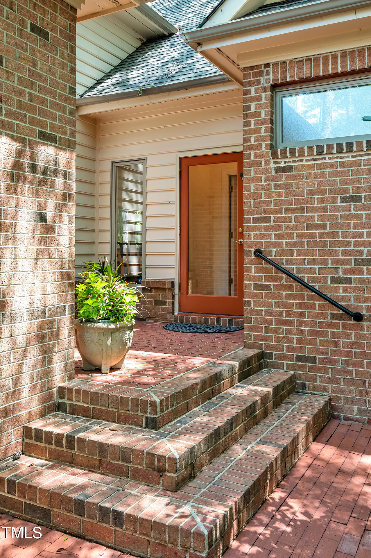 81106 Alexander Chapel Hill NC 27517