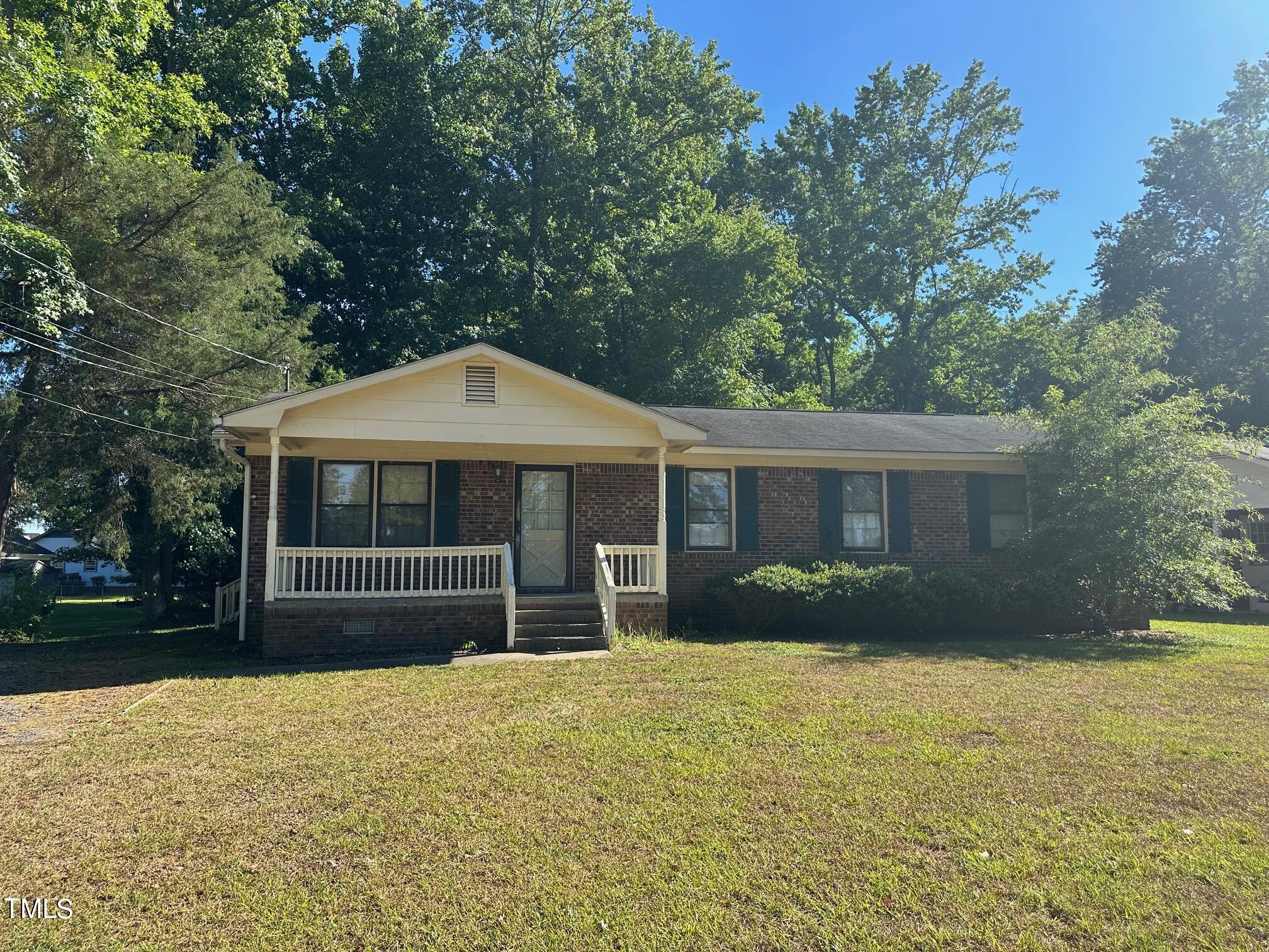 1305 W Pearsall Street Dunn NC 28334