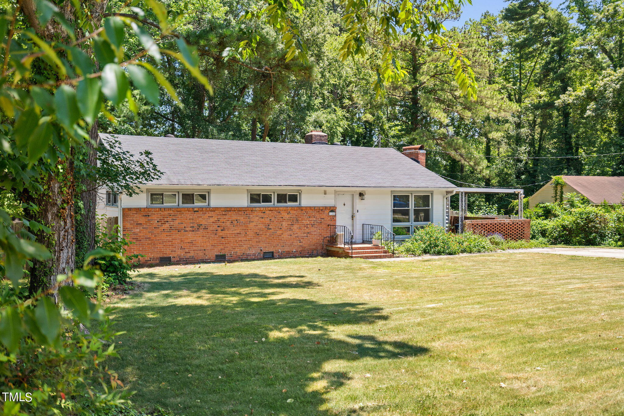 126 Clarendon Crescent Raleigh NC 27610