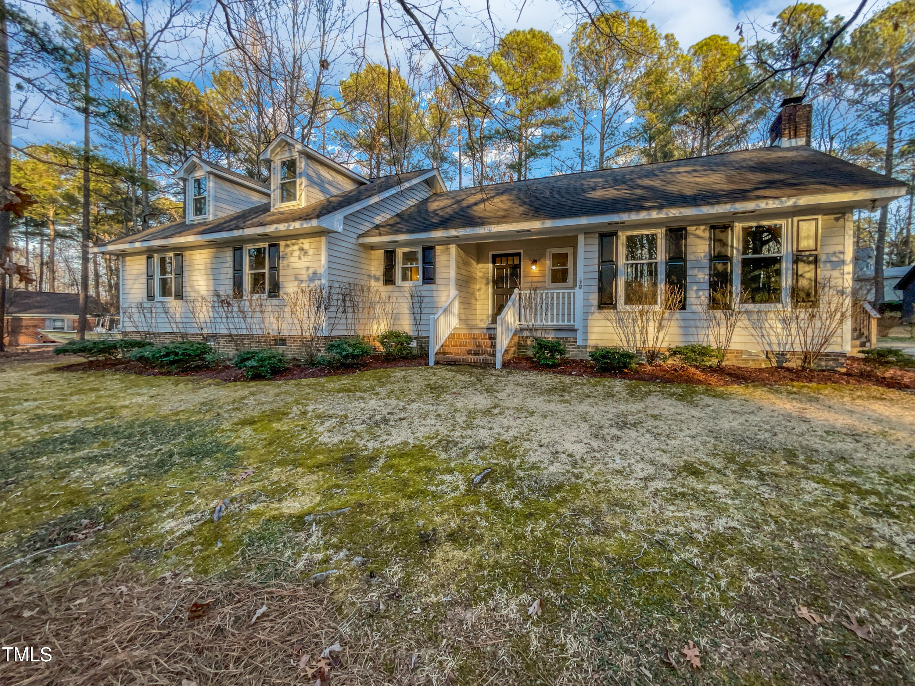 2004 Hunters Point Clayton NC 27520