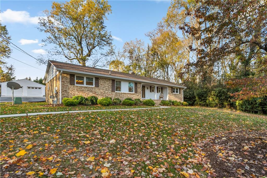 1874 Stratford Road Burlington NC 27217