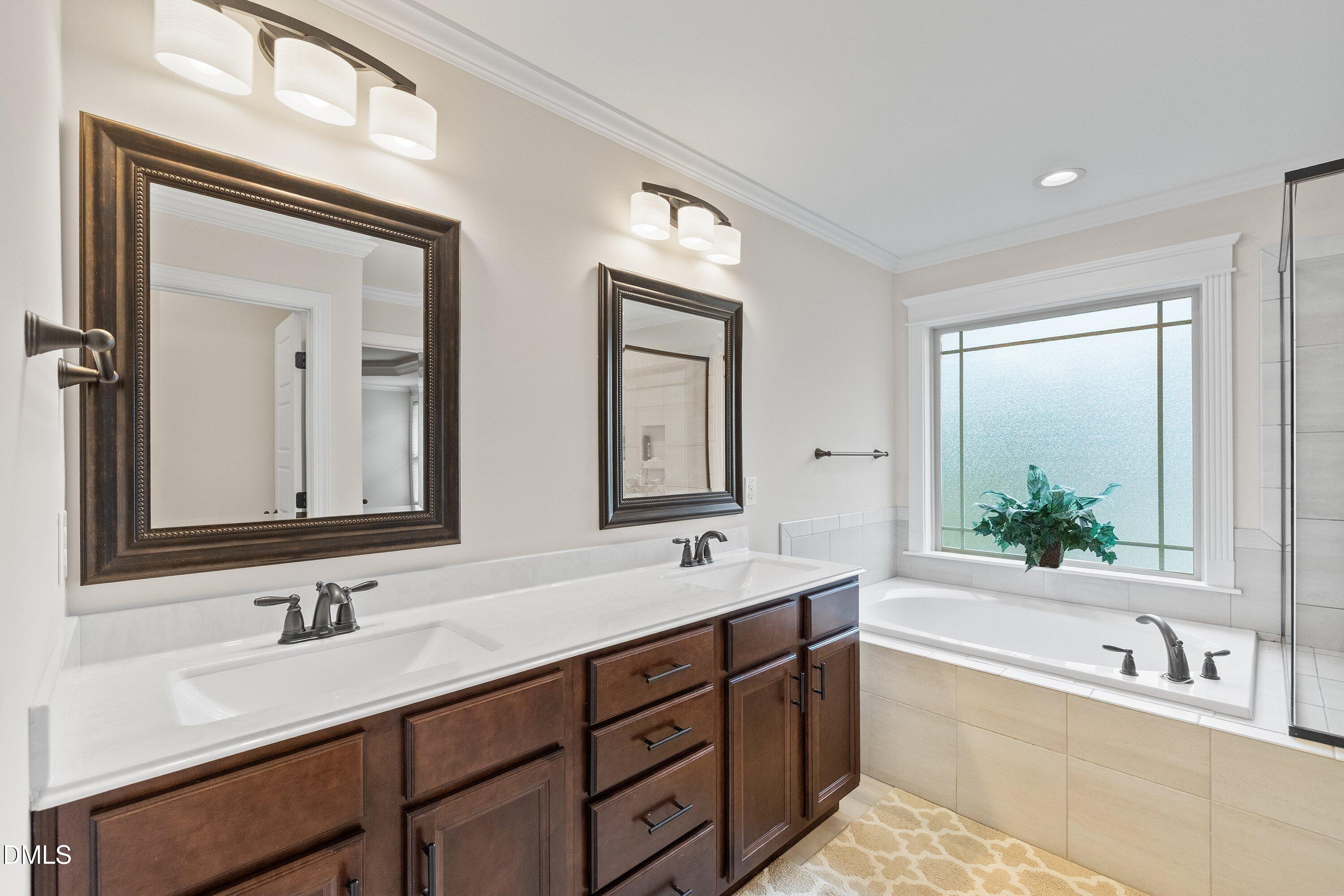 176 Northcliff Court Clayton NC 27527