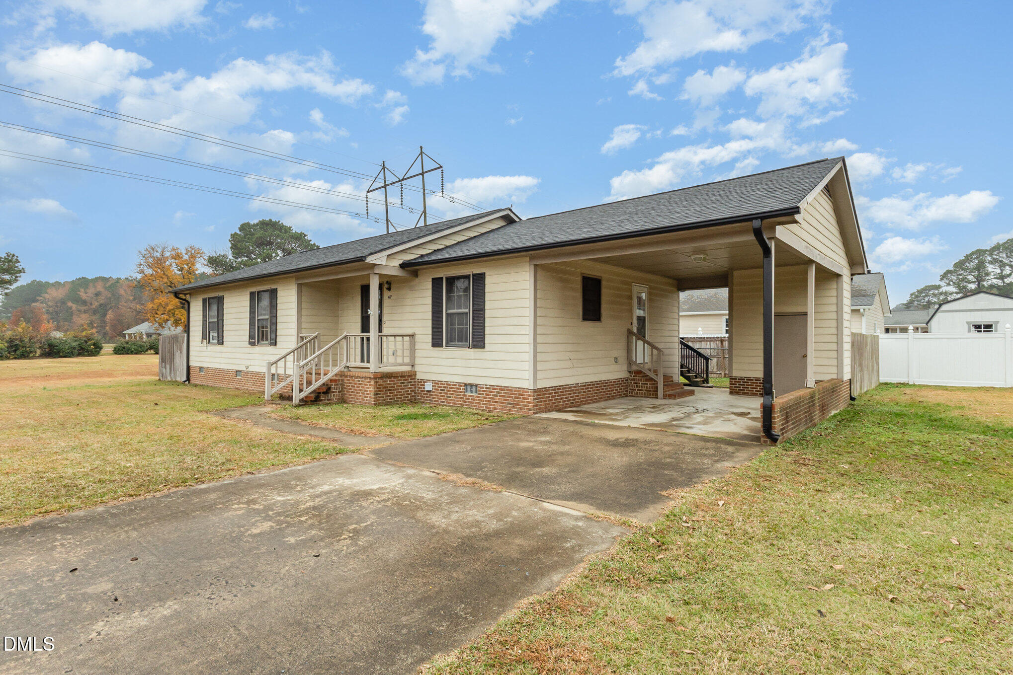 417 S Peedin Avenue Selma NC 27576