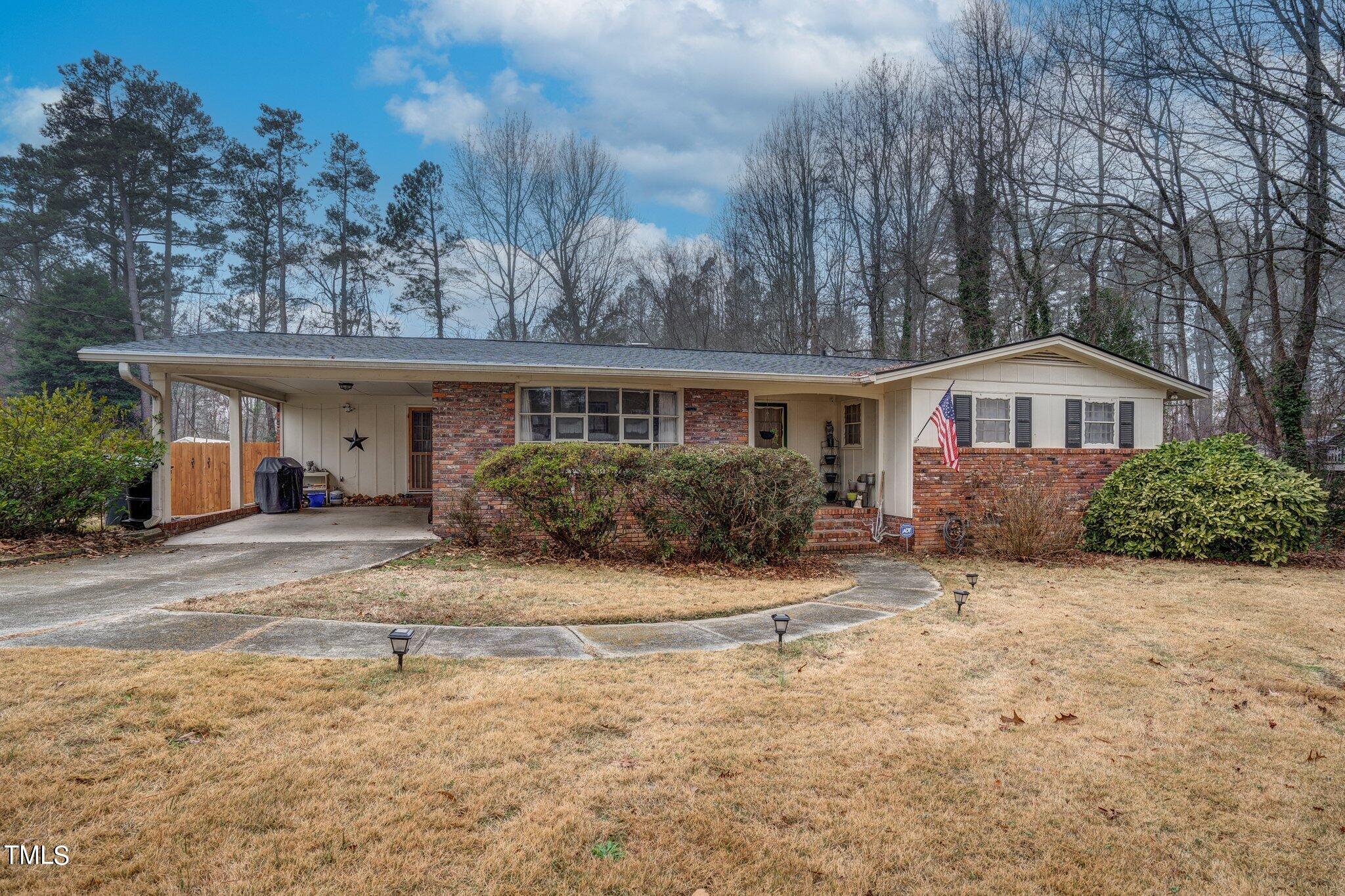 2817 Dove Lane Raleigh NC 27604
