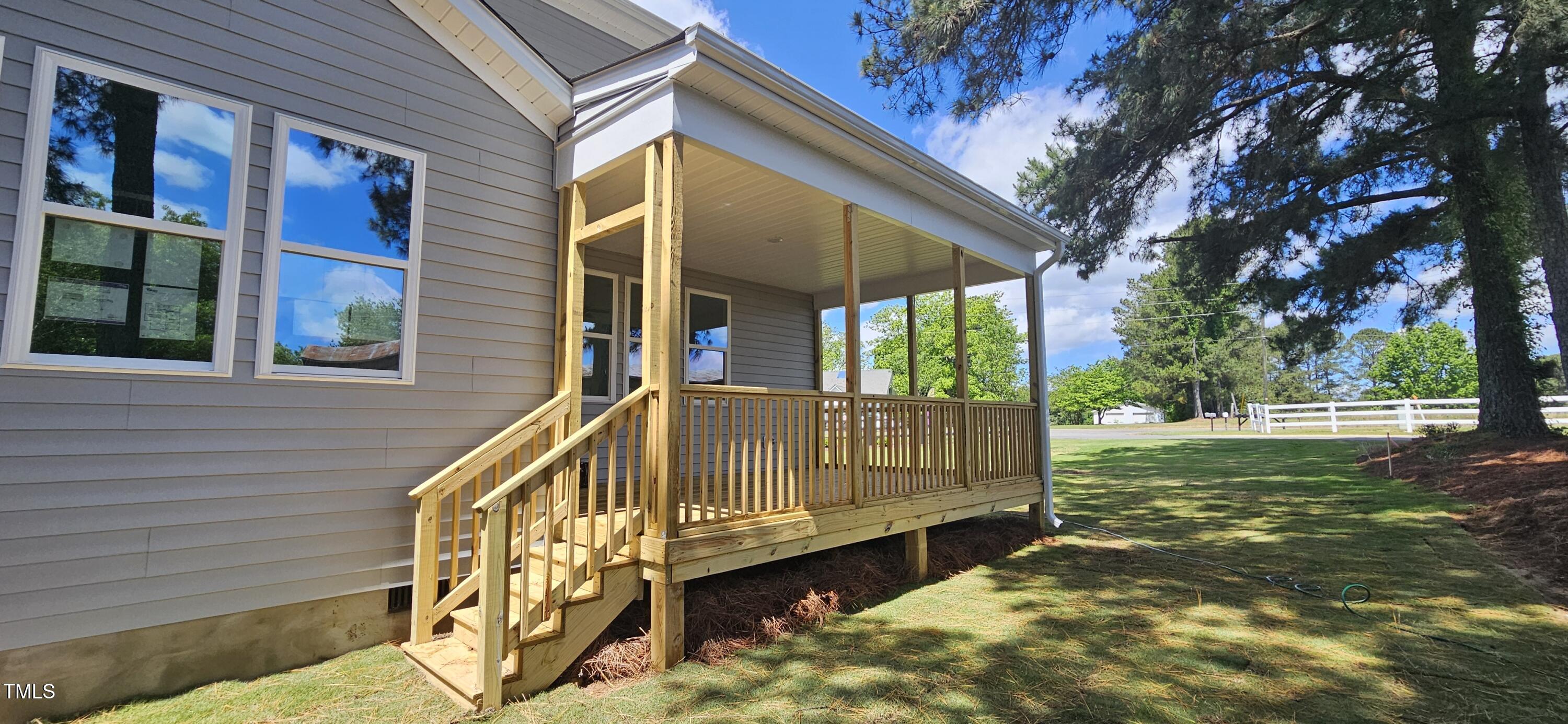 33 White Azalea Way Benson NC 27504