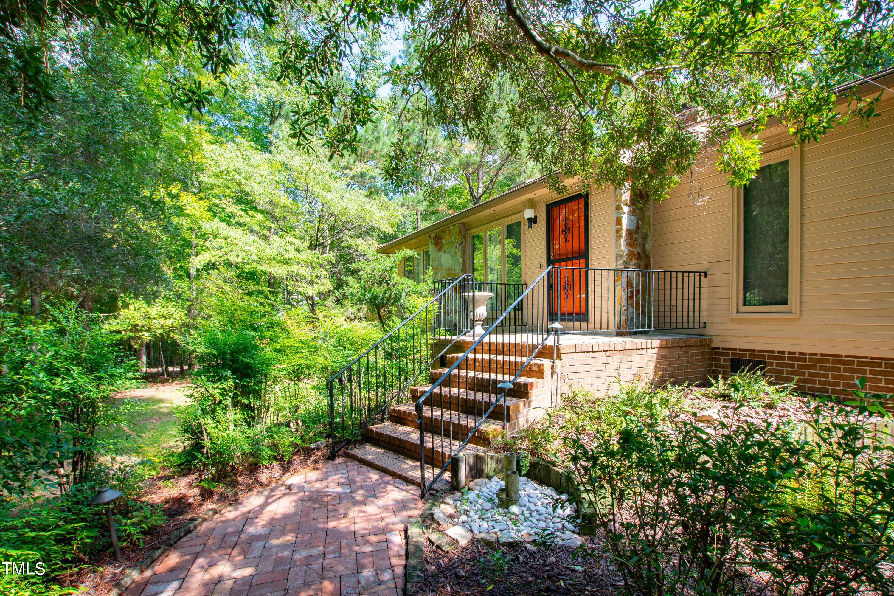 2044 Deer Trail Clayton NC 27527