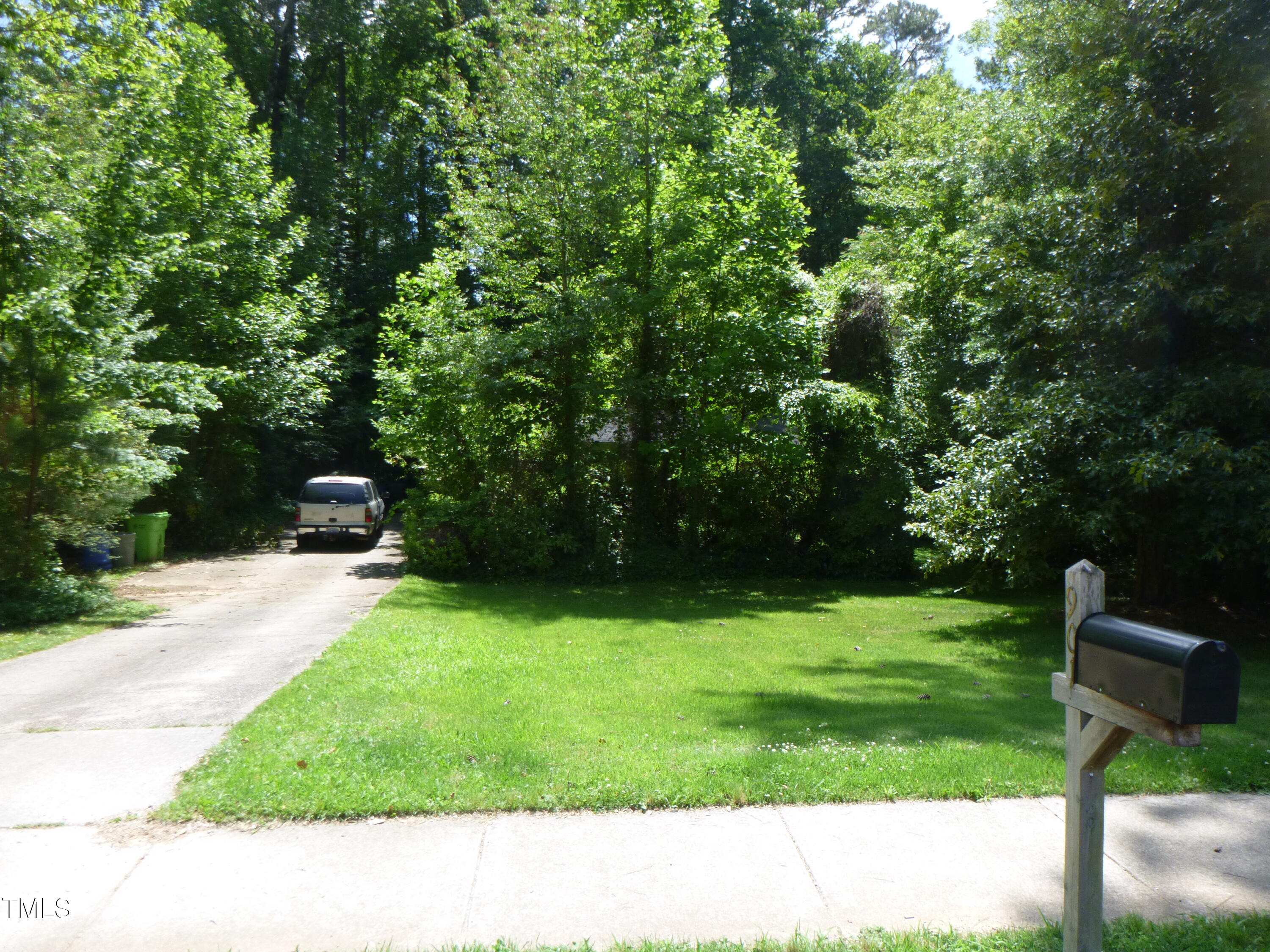 901 Cranbrook Road Raleigh NC 27609