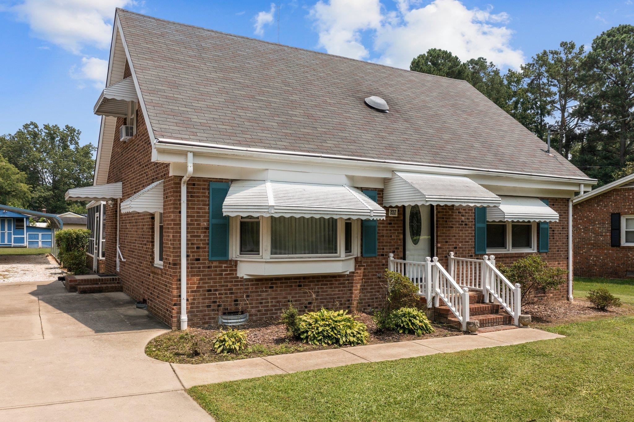 207 Lane Of Sir Gallahad Garner NC 27529