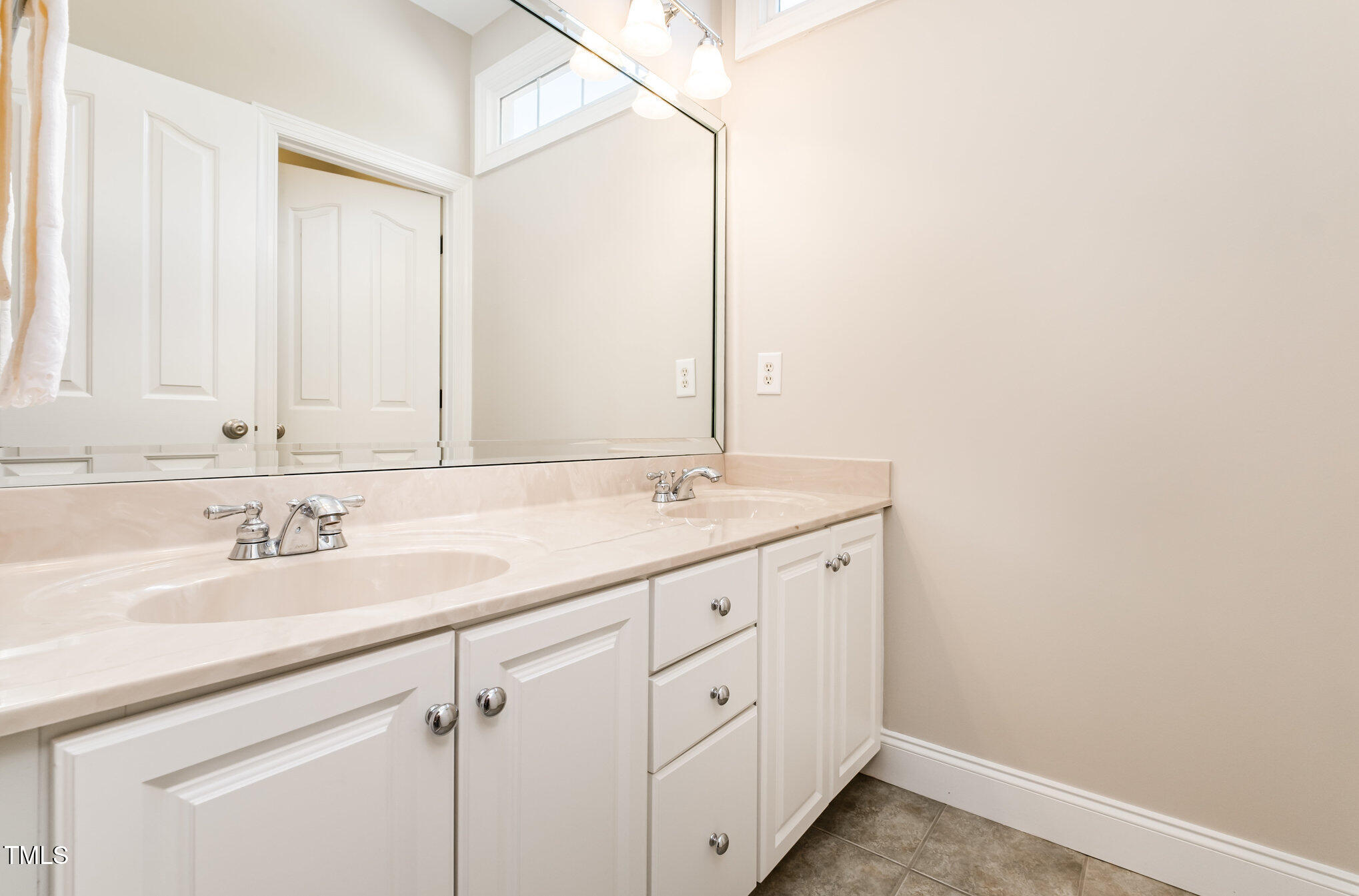 205 Oxfordshire Lane Chapel Hill NC 27517