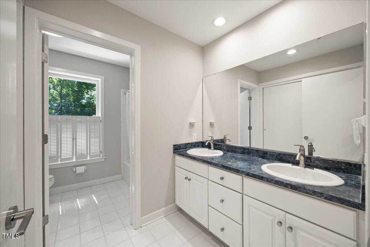 1813 Rolling Road Chapel Hill NC 27514